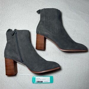 Ladies Violet and Red - Meaghan Dark Grey Suede Heel Bootie Size 9 NWOB